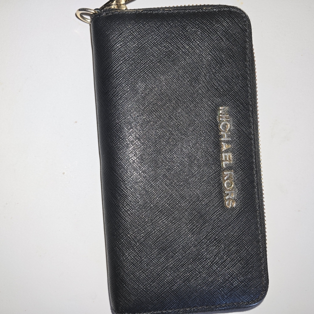Michael Kors Black Saffiano Zip Wallet with Gold Logo - Picture 4 of 4